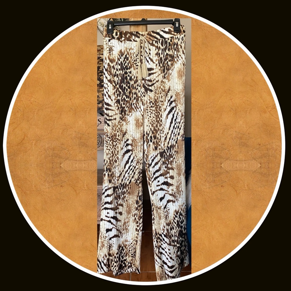 Samantha’s On a Safari Accordion Pants